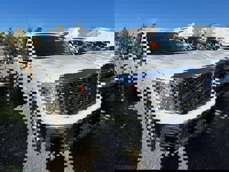 Used 2017 Nissan Titan SV RWD image 40