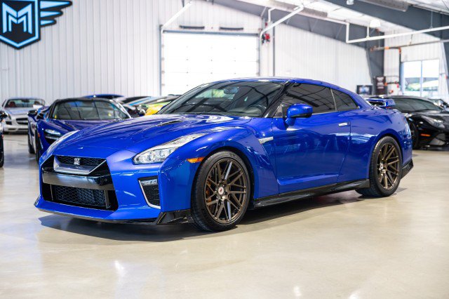 Used 2021 Nissan GT-R Premium AWD/4WD image 2