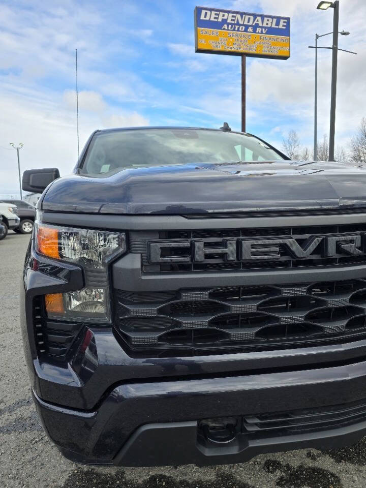 Used 2022 Chevrolet Silverado 1500 Custom AWD/4WD image 2