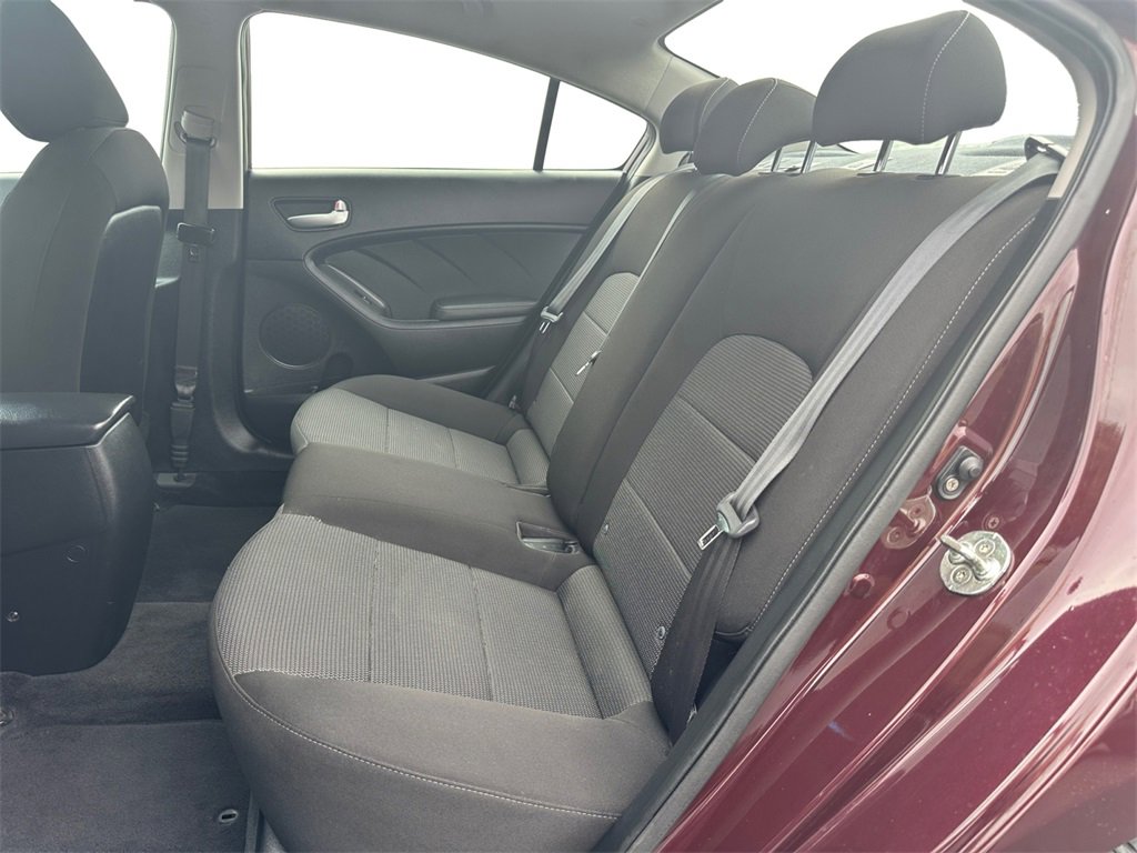 Used 2018 Kia Forte LX image 16
