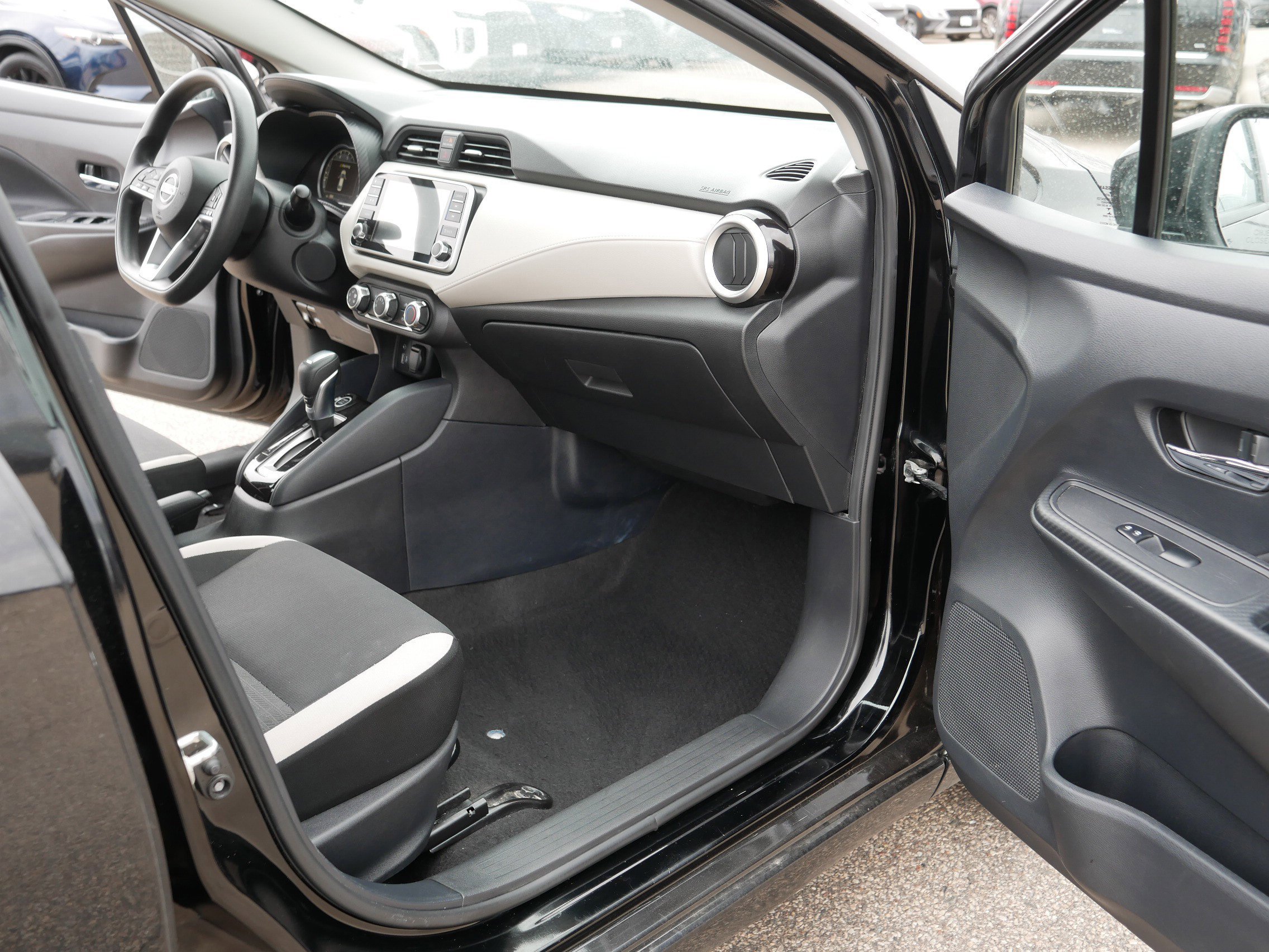 Used 2021 Nissan Versa SV image 18