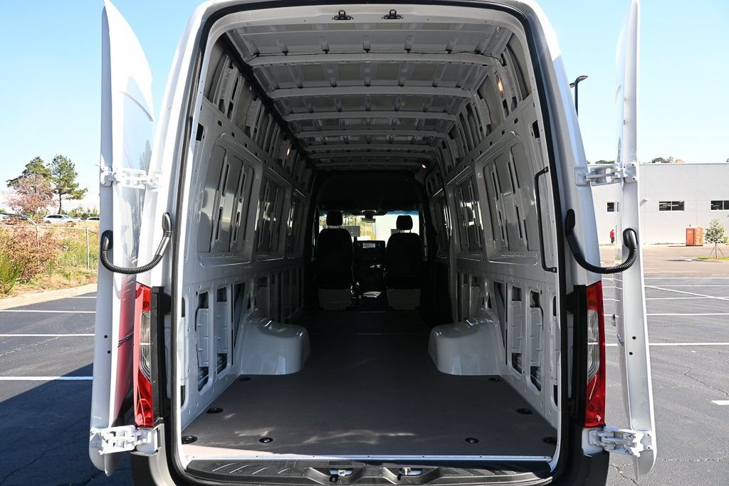 Used 2026 Mercedes-Benz Sprinter 4500 image 29