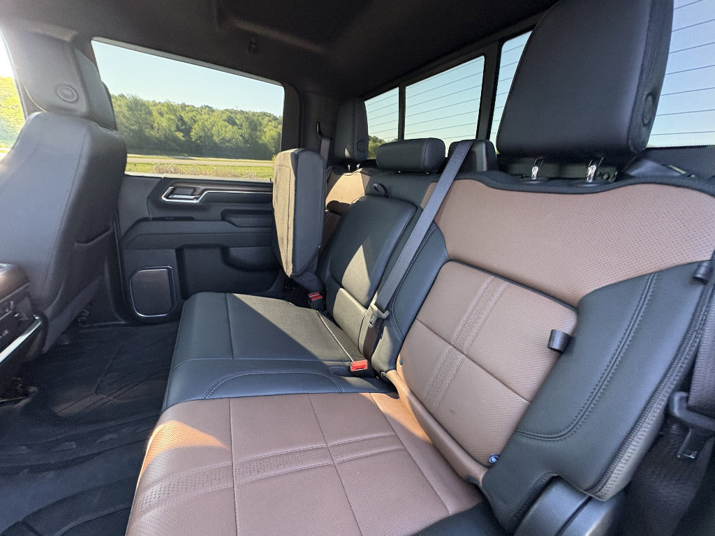 Used 2024 Chevrolet Silverado 3500 High Country w/ High Country Premium Package AWD/4WD image 19