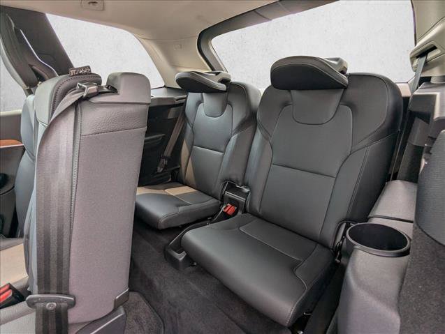 Used 2025 Volvo XC90 B6 Plus AWD/4WD image 21