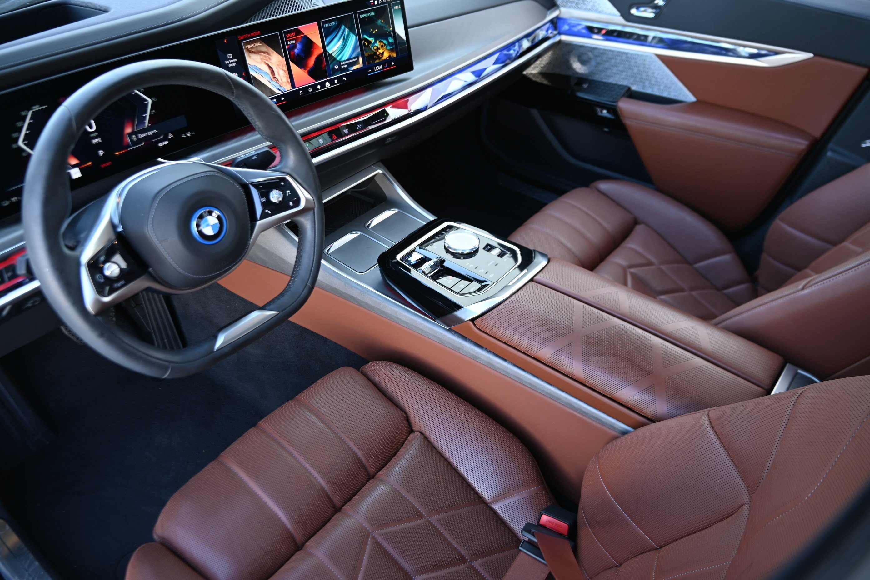 Certified 2023 BMW i7 xDrive60 w/ Executive Package 2 AWD/4WD image 14