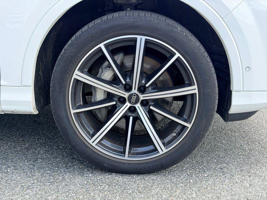 Certified 2025 Audi Q7 2.0T Premium Plus w/ Premium Plus Package AWD/4WD image 25