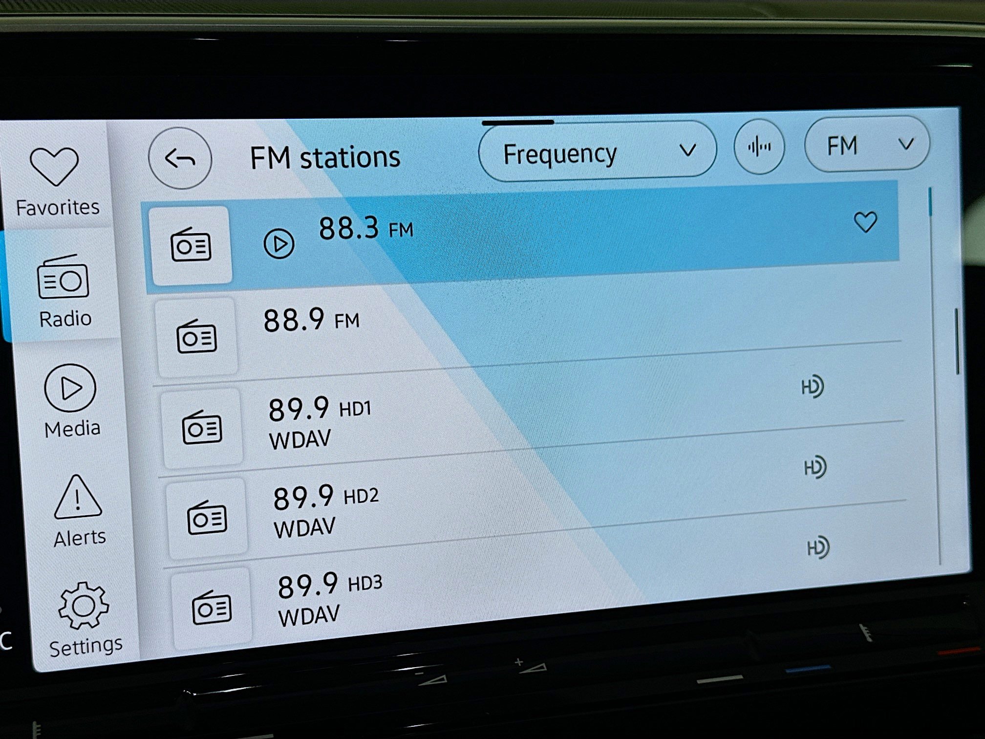 Used 2025 Volkswagen Atlas SE image 21