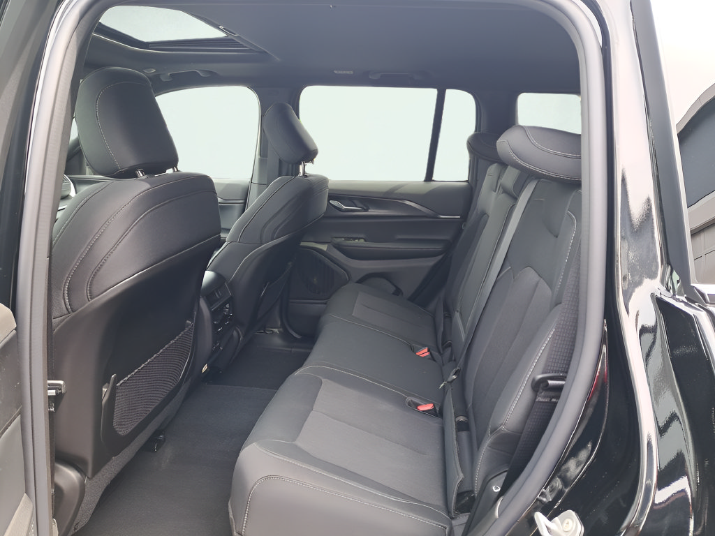 New 2026 Jeep Grand Cherokee Laredo X AWD/4WD image 13