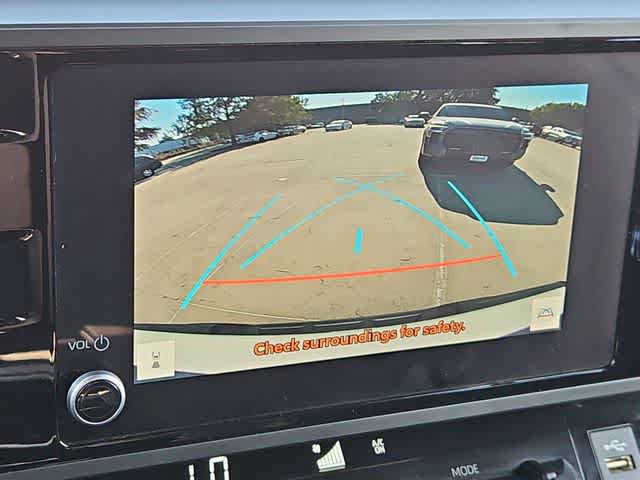 Used 2025 Toyota Tundra SR AWD/4WD image 22