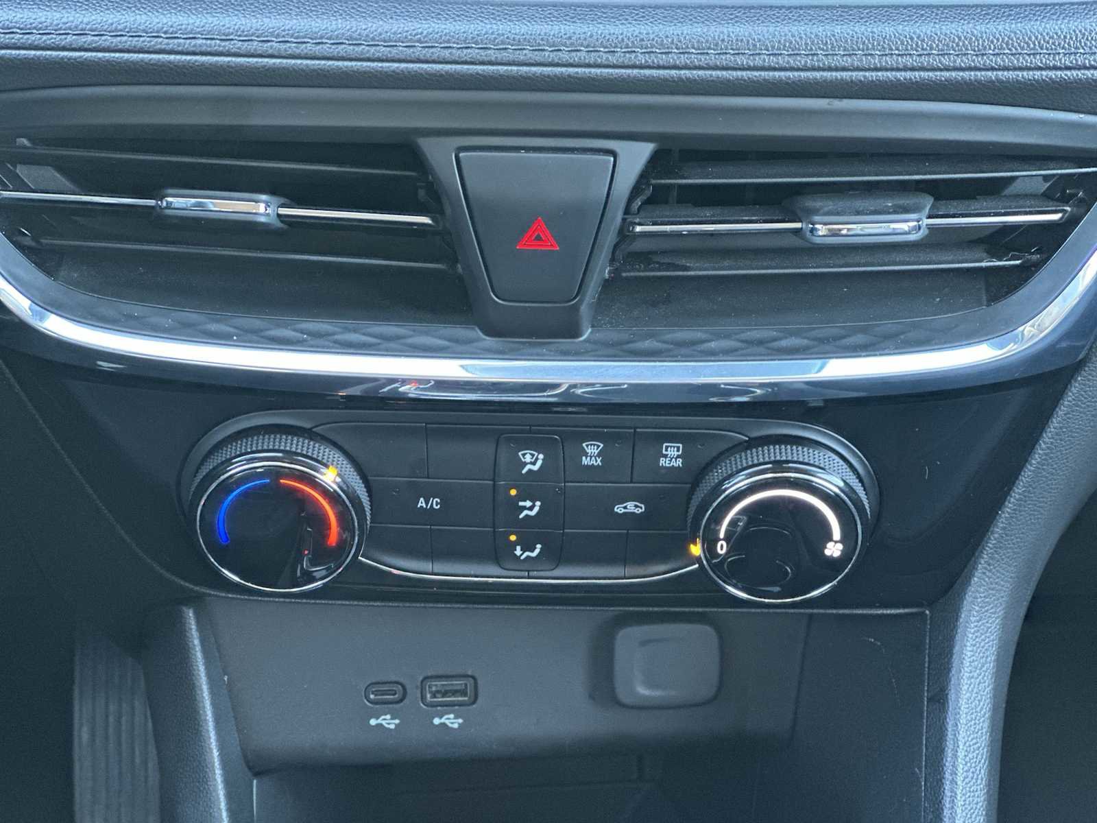 Used 2024 Buick Encore GX Sport Touring image 16