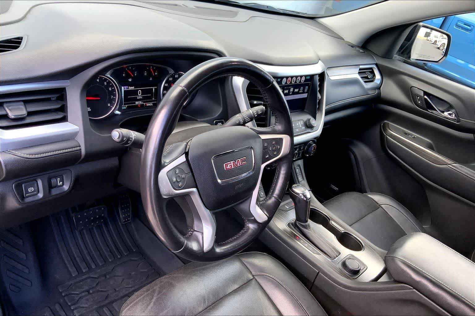 Used 2019 GMC Acadia SLT w/ Black Edition FWD image 3