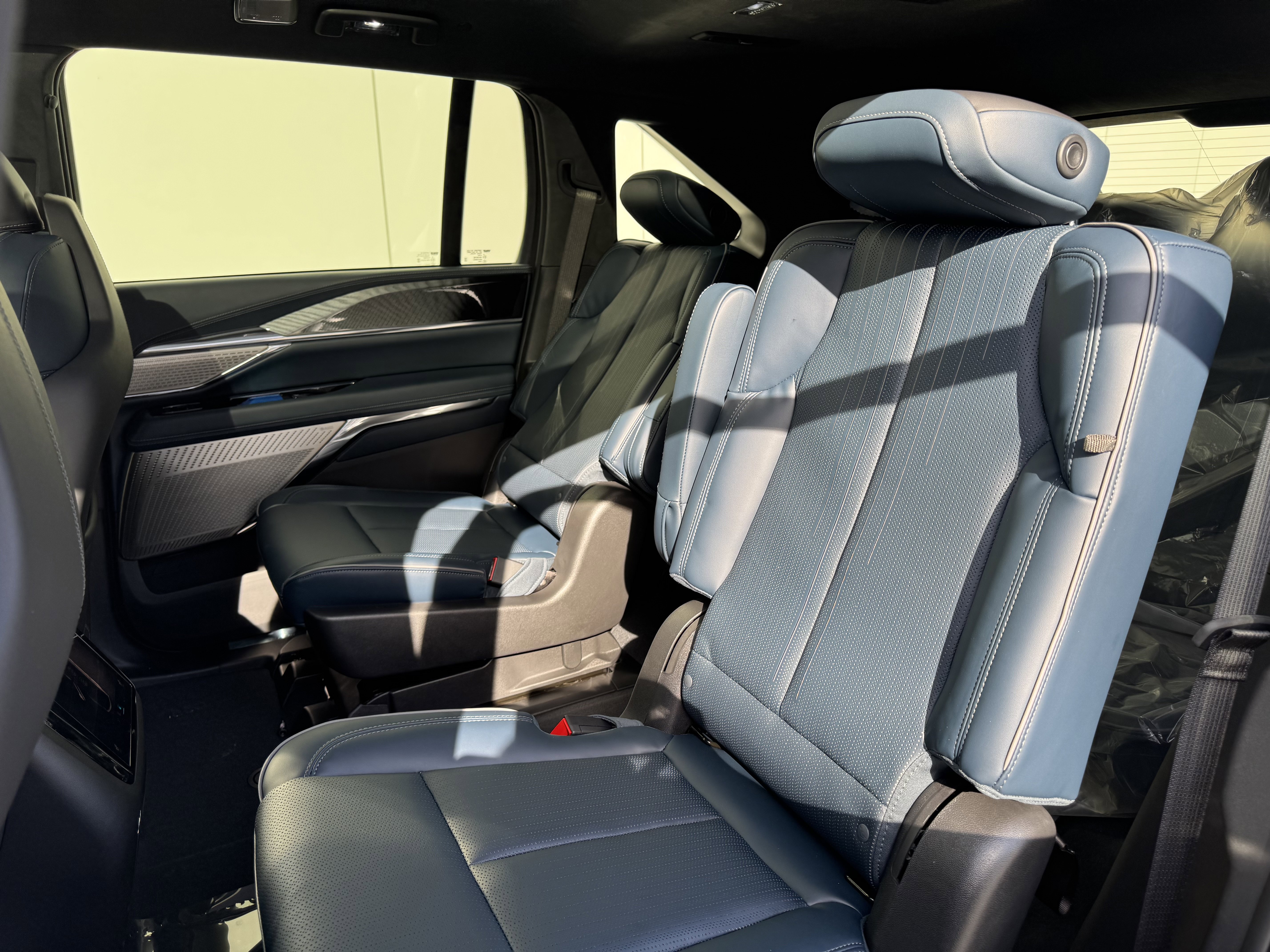 New 2025 Cadillac Escalade IQ Sport 2 w/ LPO, Premium Carpet Package image 11
