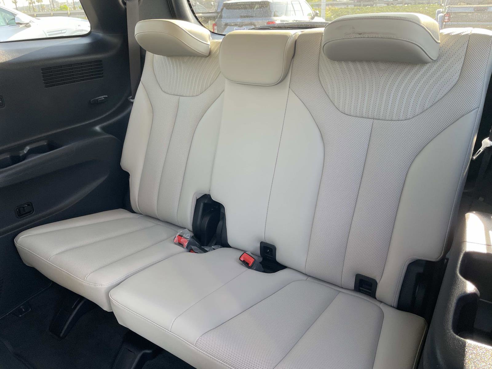 Used 2023 Hyundai Palisade Calligraphy image 26