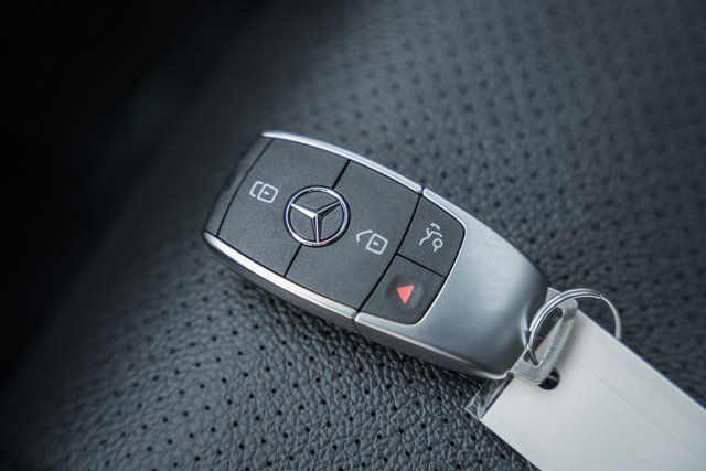 Certified 2025 Mercedes-Benz GLE 450e 4MATIC image 44