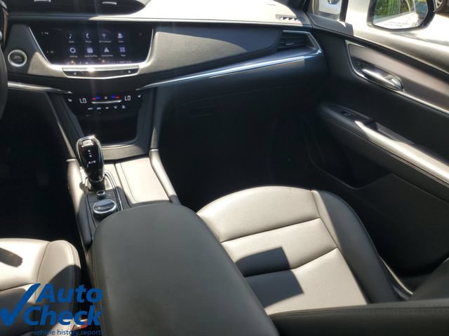 Certified 2023 Cadillac XT5 Luxury FWD image 16