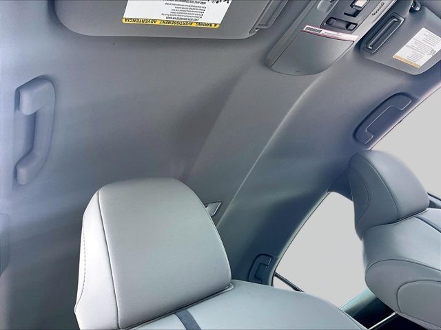 Used 2023 Toyota Camry SE FWD image 17