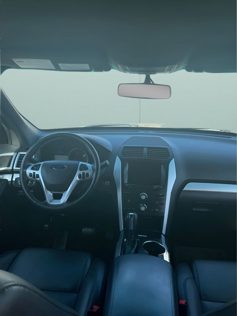 Used 2014 Ford Explorer XLT w/ Equipment Group 202A FWD image 19
