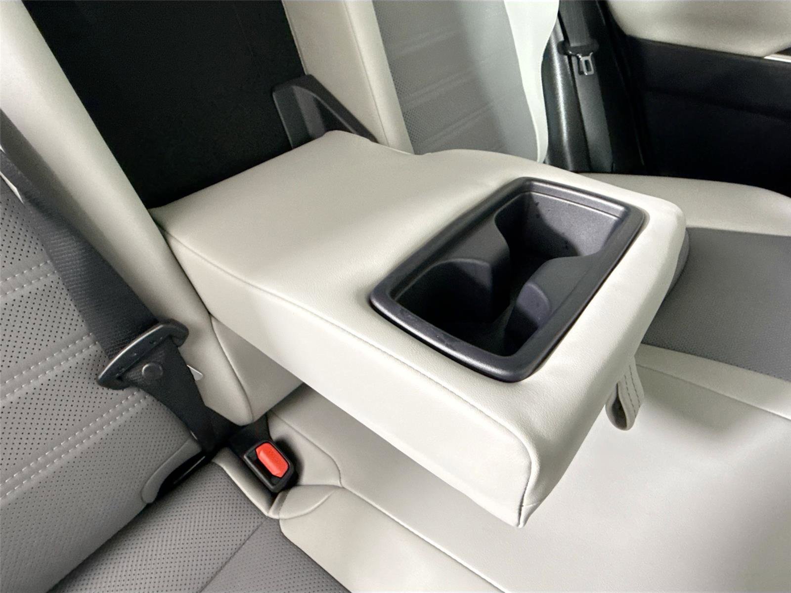 Used 2022 Toyota RAV4 Limited image 42