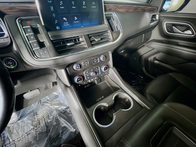 Used 2023 Chevrolet Suburban Z71 w/ Luxury Package image 24
