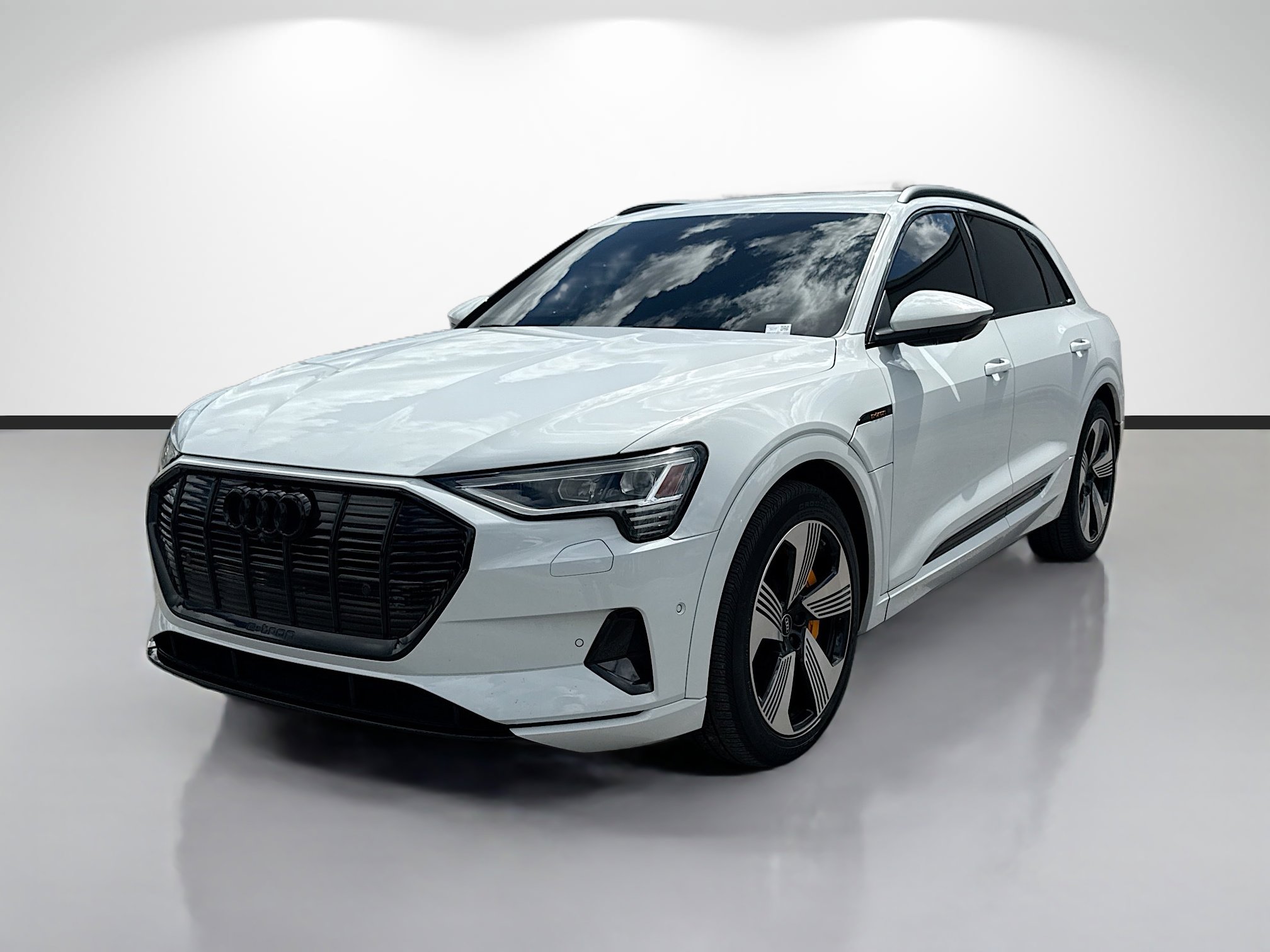 Used 2022 Audi e-tron Premium Plus w/ Premium Plus Package AWD/4WD image 7