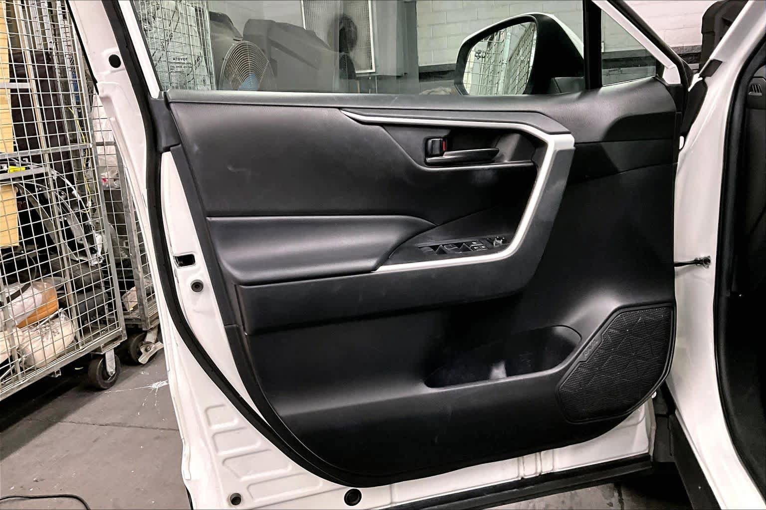 Used 2023 Toyota RAV4 LE AWD/4WD image 21