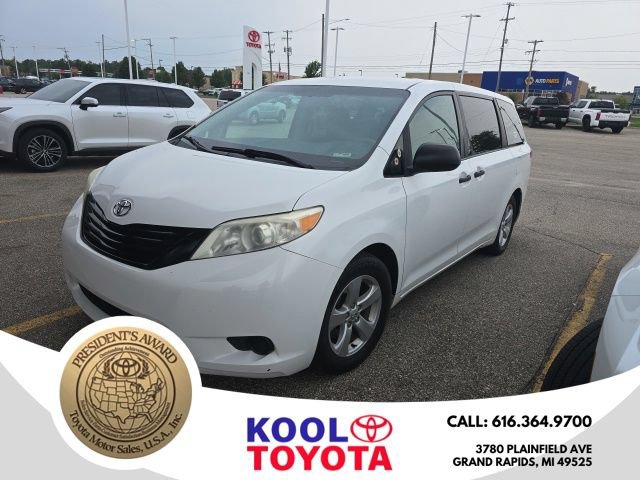 Used 2014 Toyota Sienna L FWD image 1