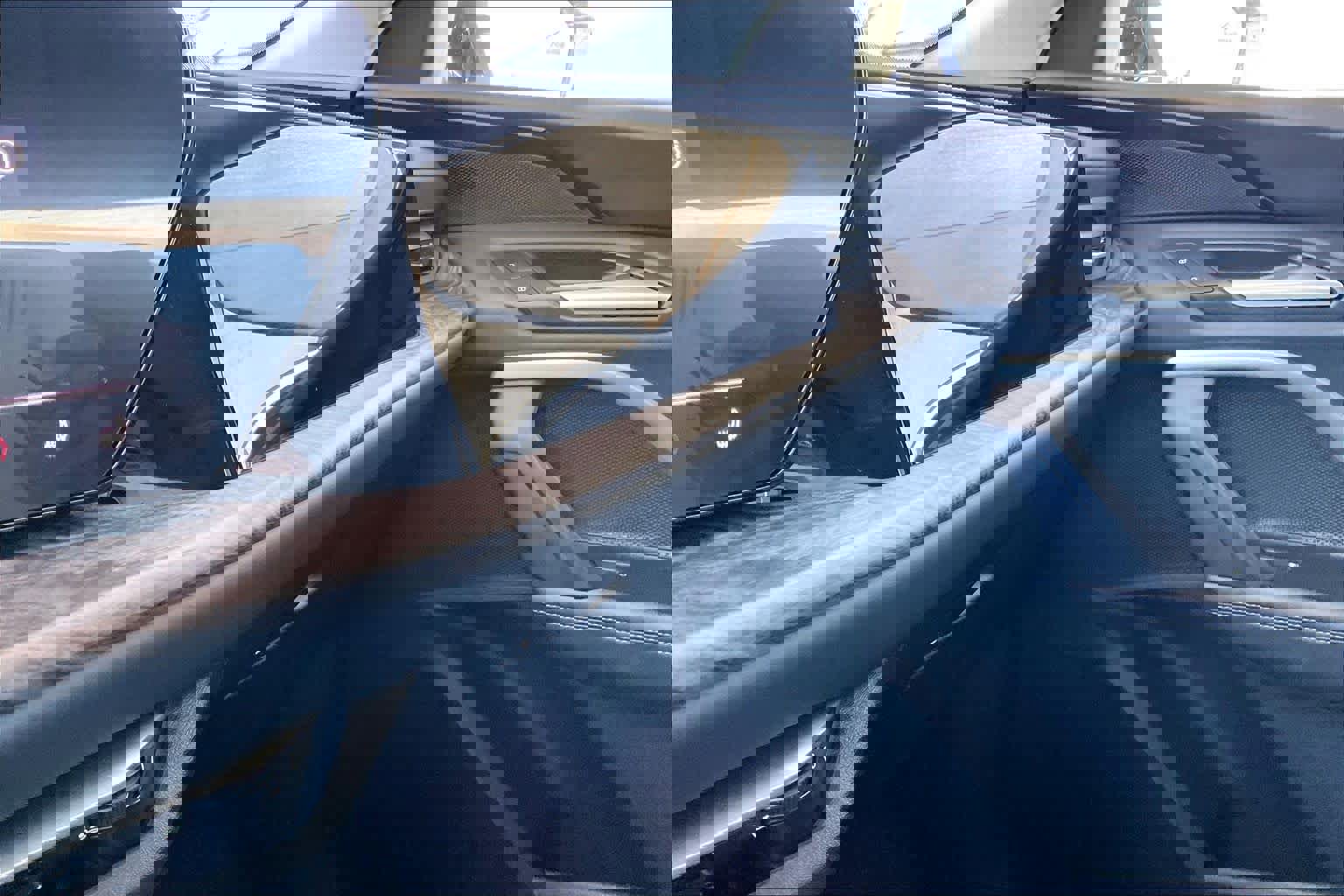 Used 2025 Audi Q5 Premium w/ Convenience Package image 32