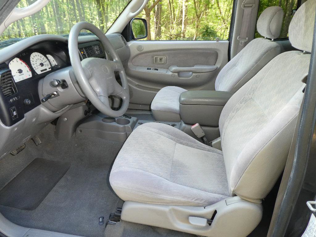 Used 2002 Toyota Tacoma PreRunner RWD image 5