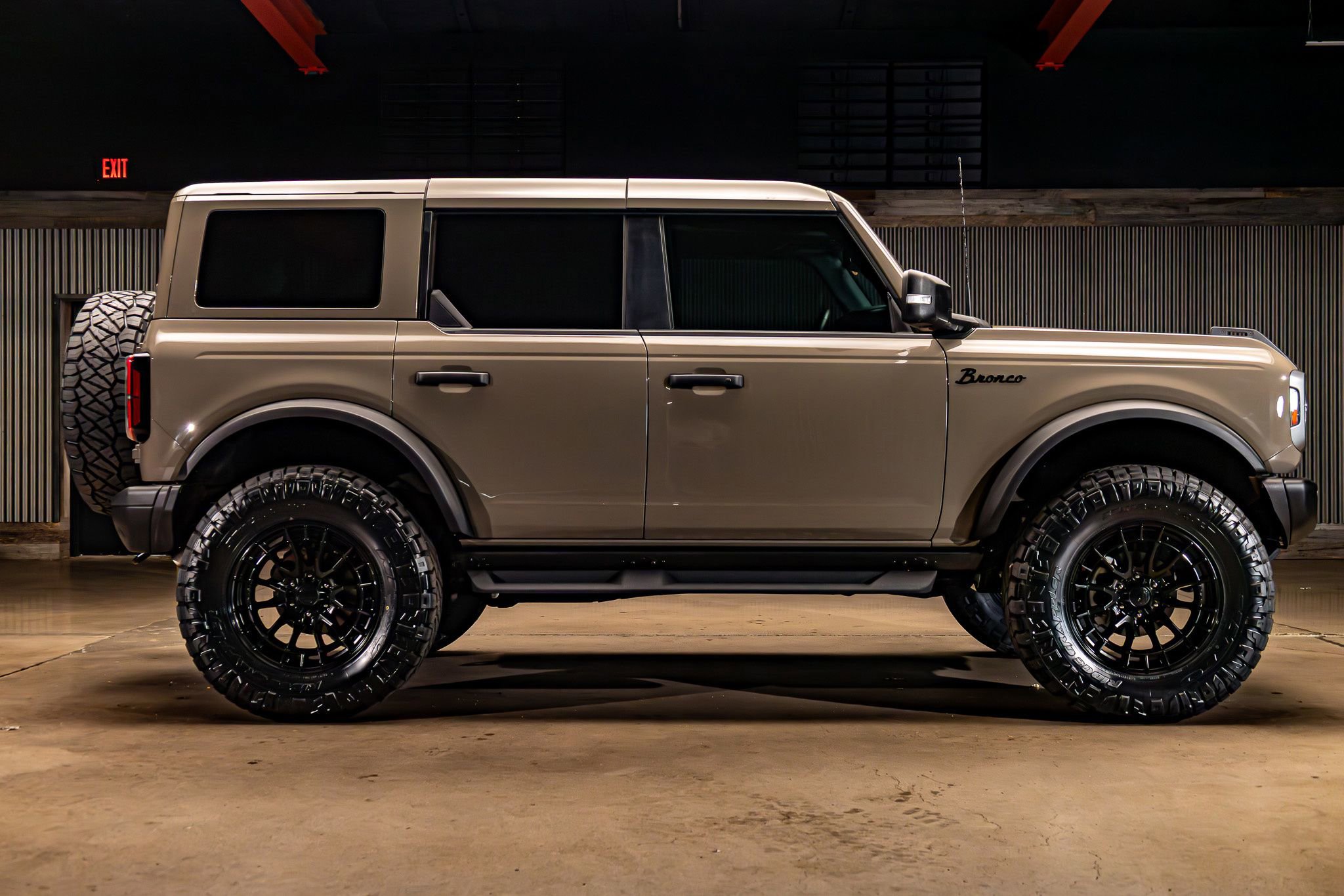 Used 2025 Ford Bronco Badlands AWD/4WD image 11