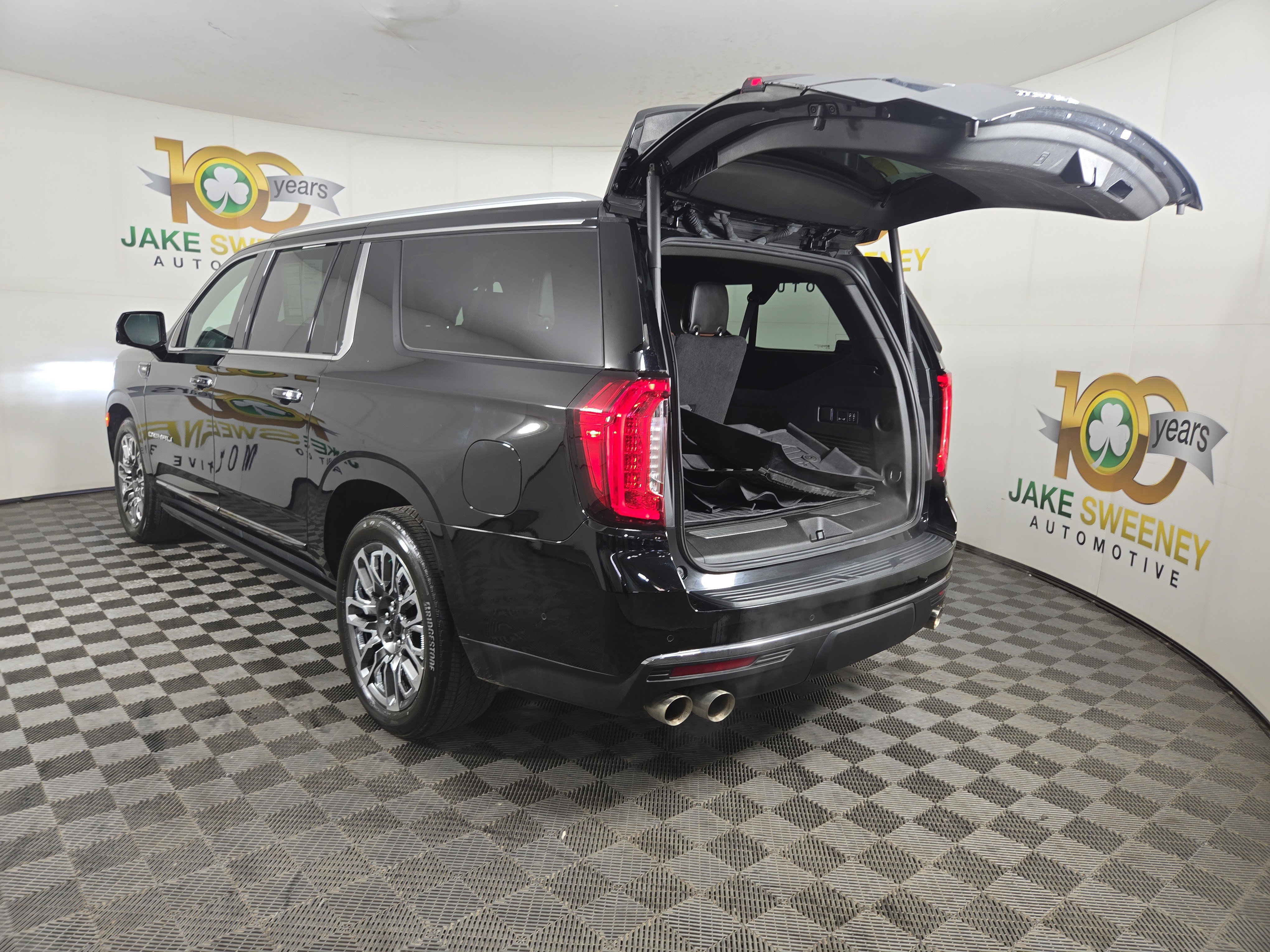 Certified 2024 GMC Yukon XL Denali Ultimate AWD/4WD image 34