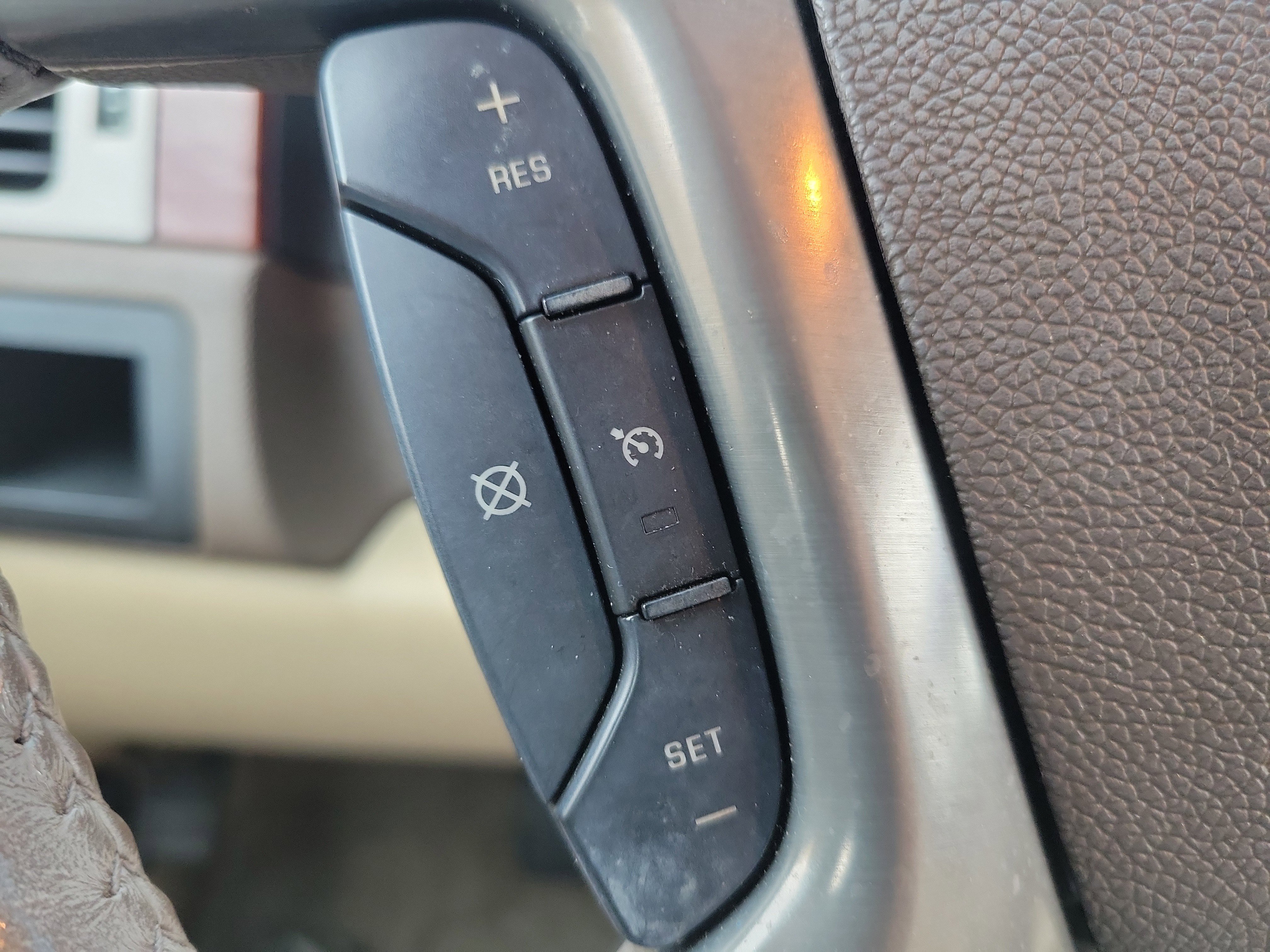 Used 2008 GMC Yukon SLT w/ SLT Preferred Equipment Group image 18