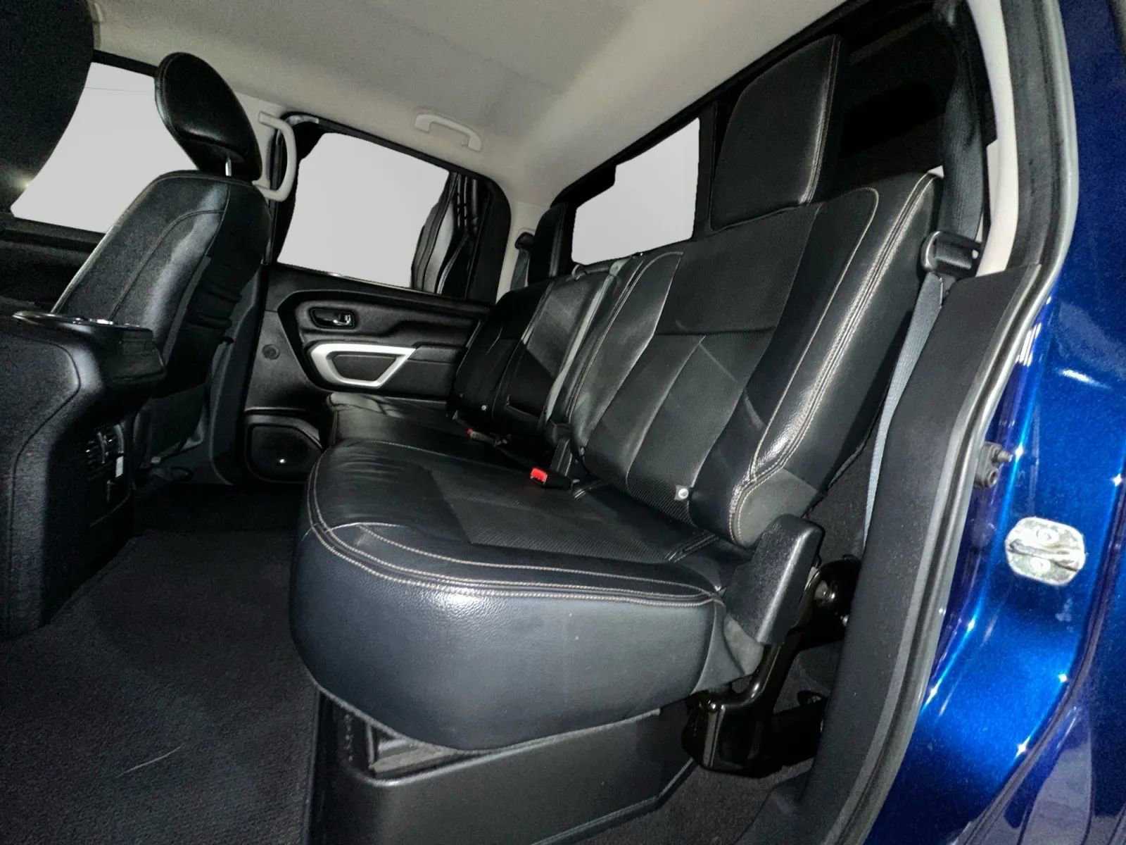 Used 2017 Nissan Titan SL image 19