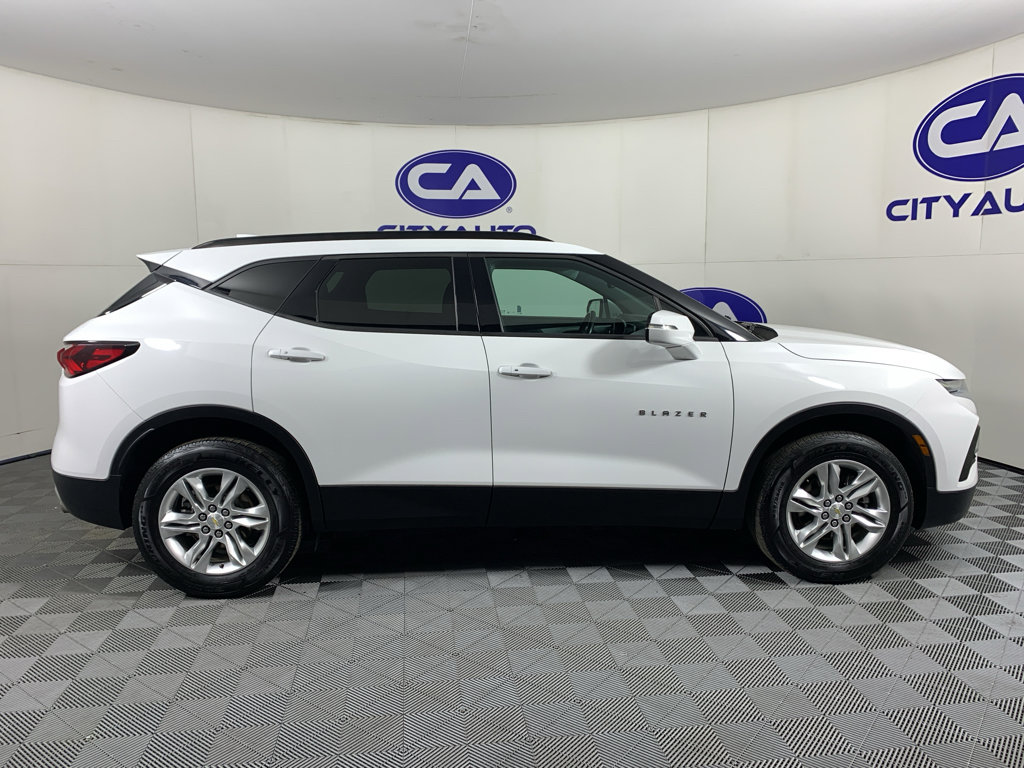 Used 2021 Chevrolet Blazer LT FWD image 2