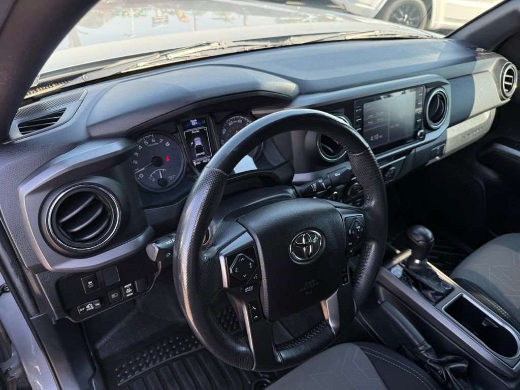 Used 2021 Toyota Tacoma TRD Off-Road w/ Technology Package AWD/4WD image 17