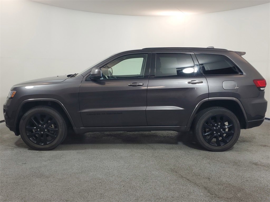 Used 2019 Jeep Grand Cherokee Altitude image 4