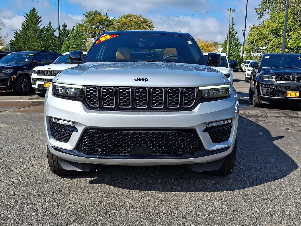 Certified 2025 Jeep Grand Cherokee Summit AWD/4WD image 2