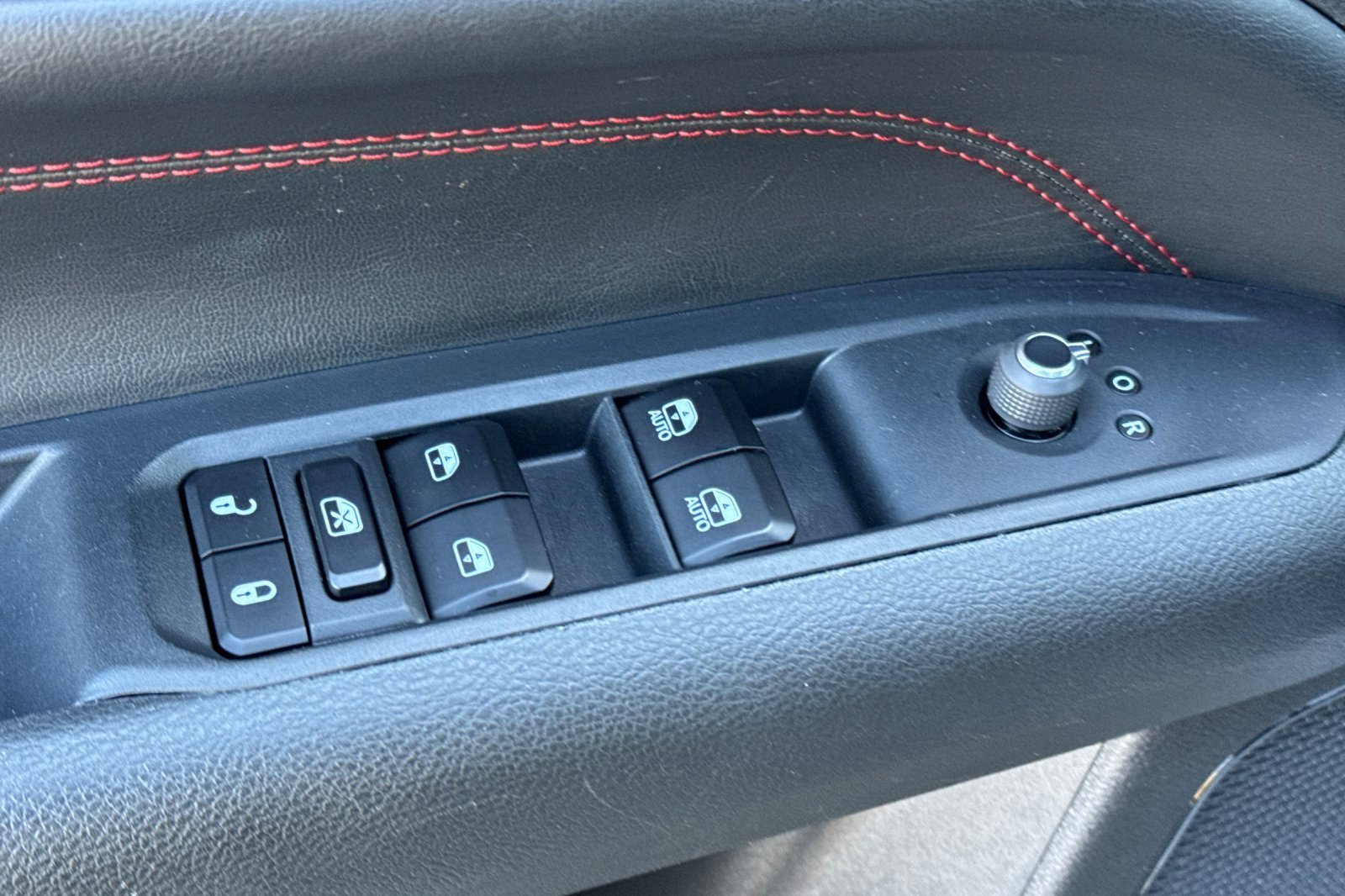 Used 2024 Jeep Compass Trailhawk image 12