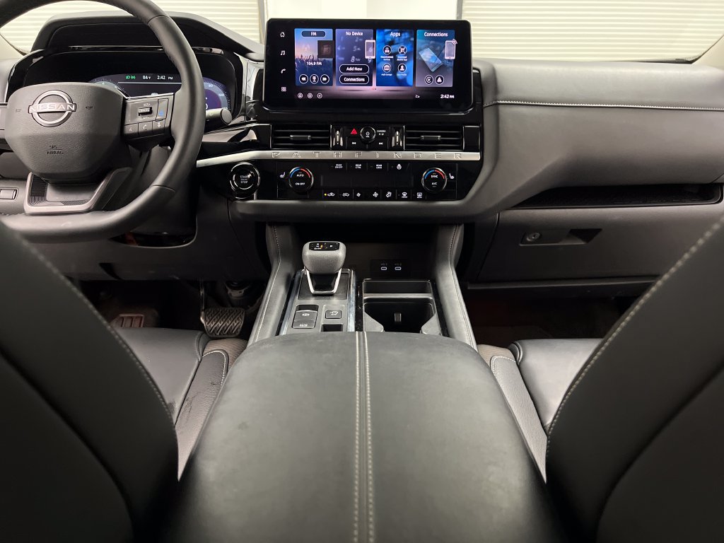 Used 2026 Nissan Pathfinder SL FWD image 46