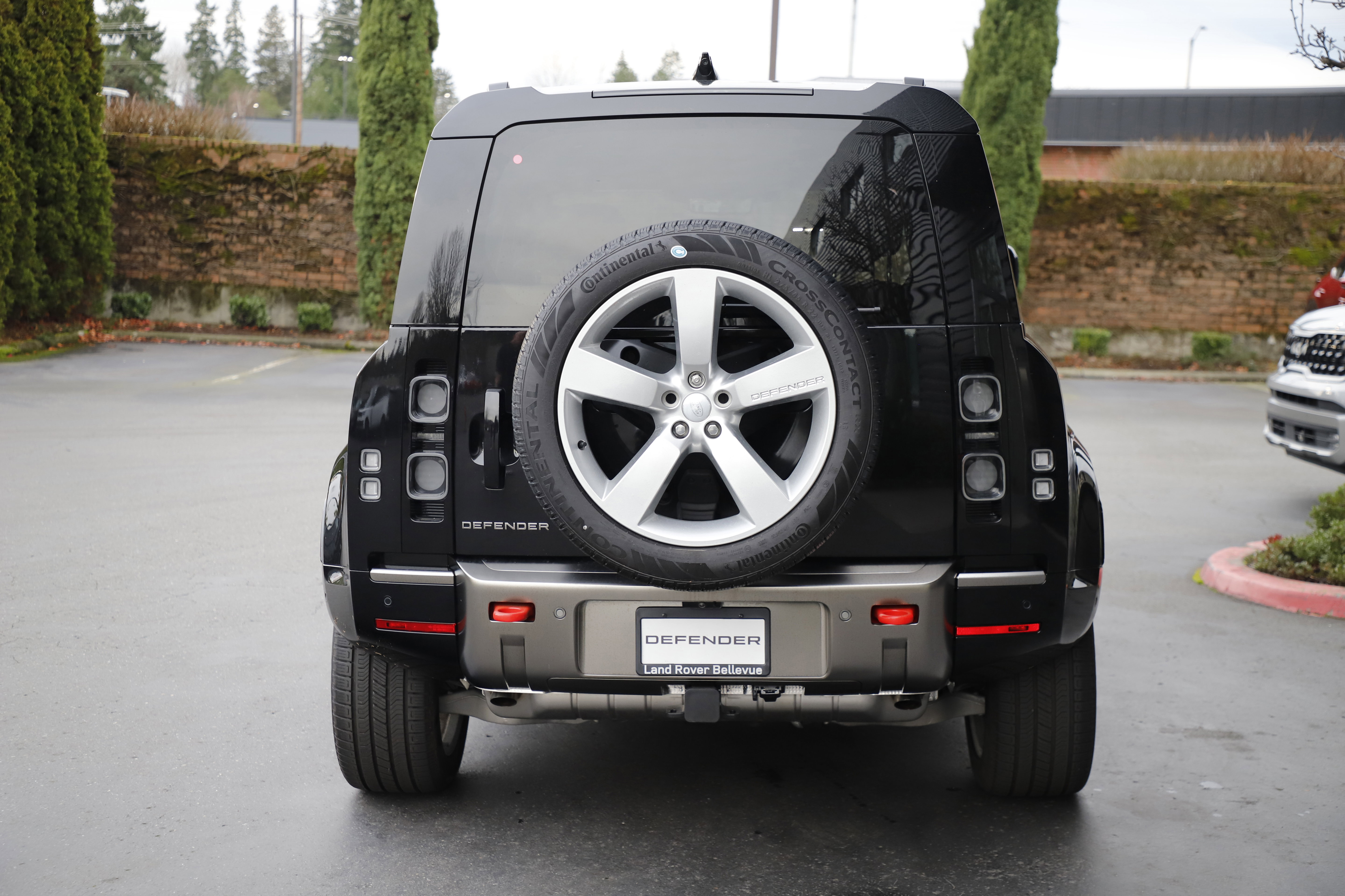 New 2025 Land Rover Defender 110 X image 27