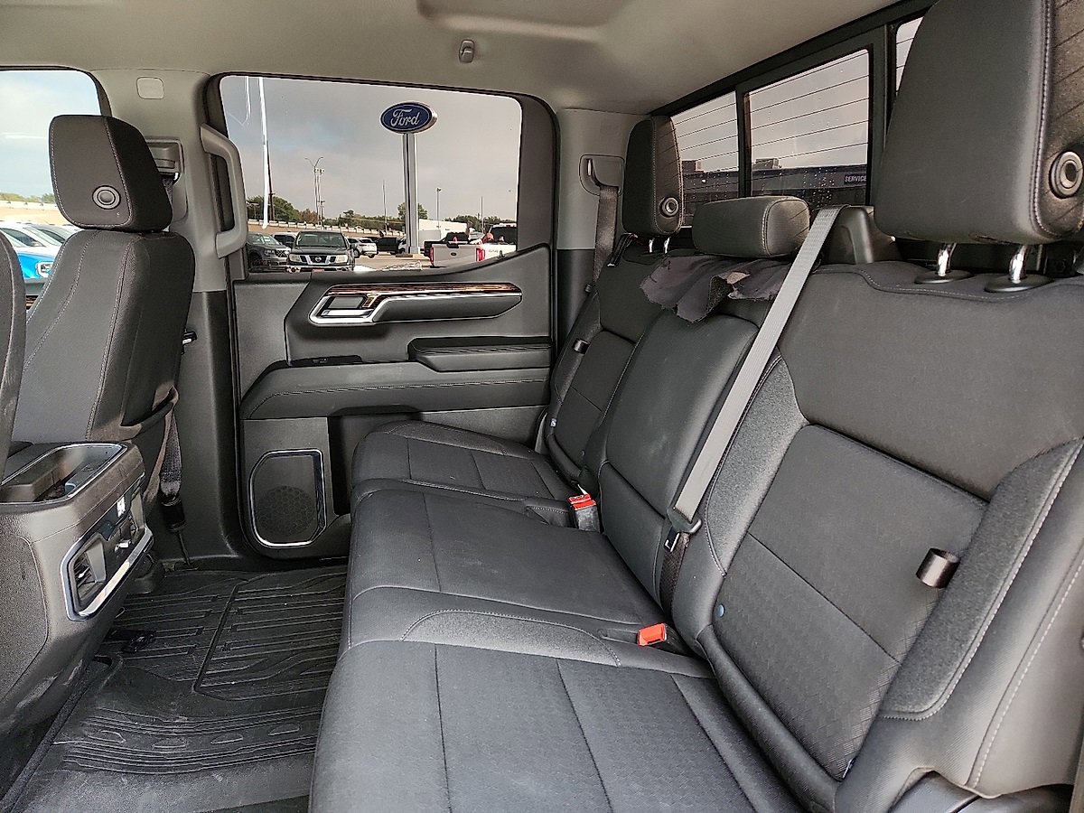 Used 2024 GMC Sierra 1500 Elevation w/ Preferred Package image 5