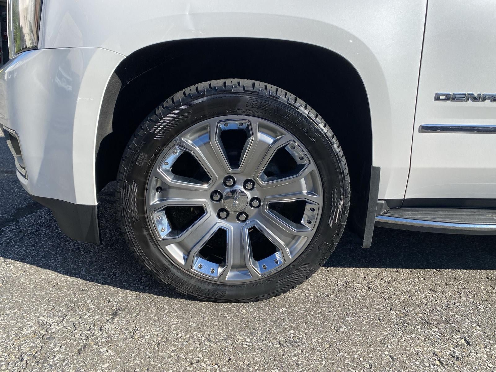 Used 2017 GMC Yukon XL Denali w/ Open Road Package AWD/4WD image 11