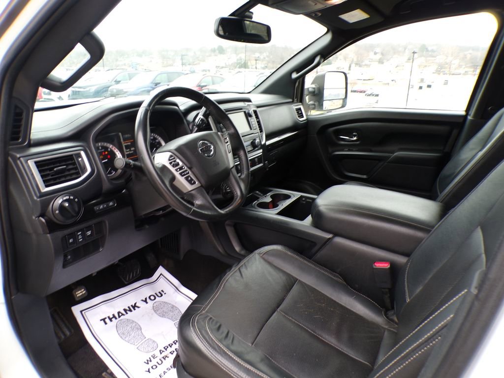 Used 2019 Nissan Titan SV w/ SV Convenience Package AWD/4WD image 12