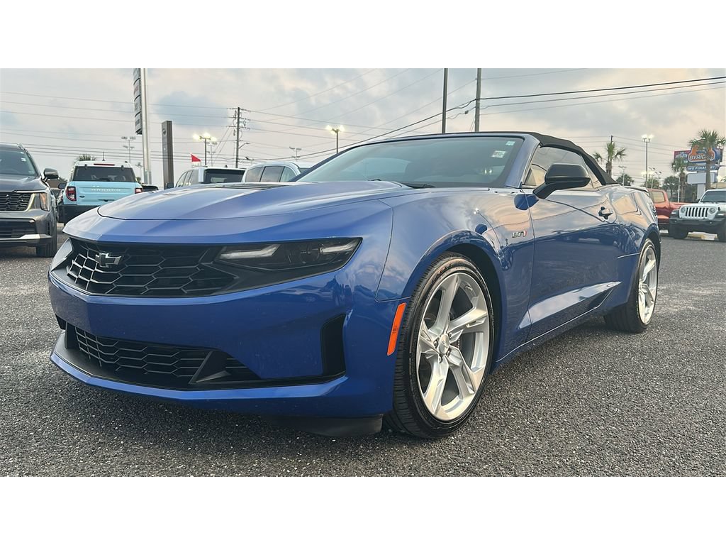 Used 2021 Chevrolet Camaro LT RWD image 2