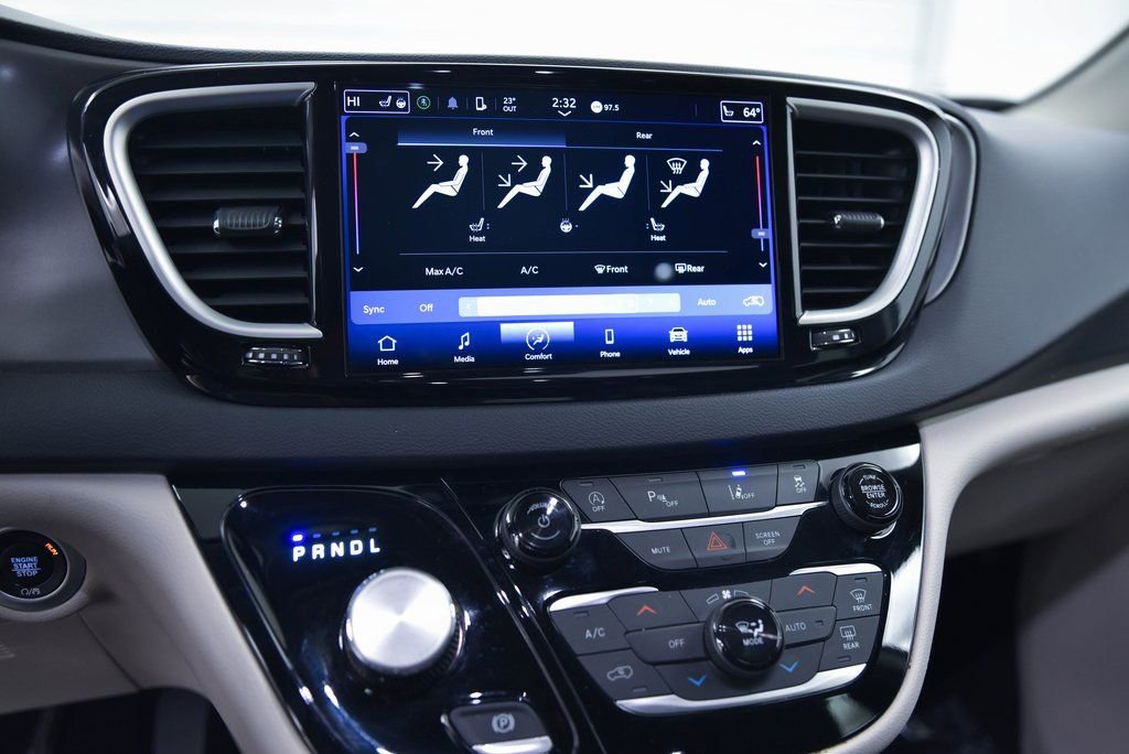 Used 2023 Chrysler Pacifica Touring-L image 22