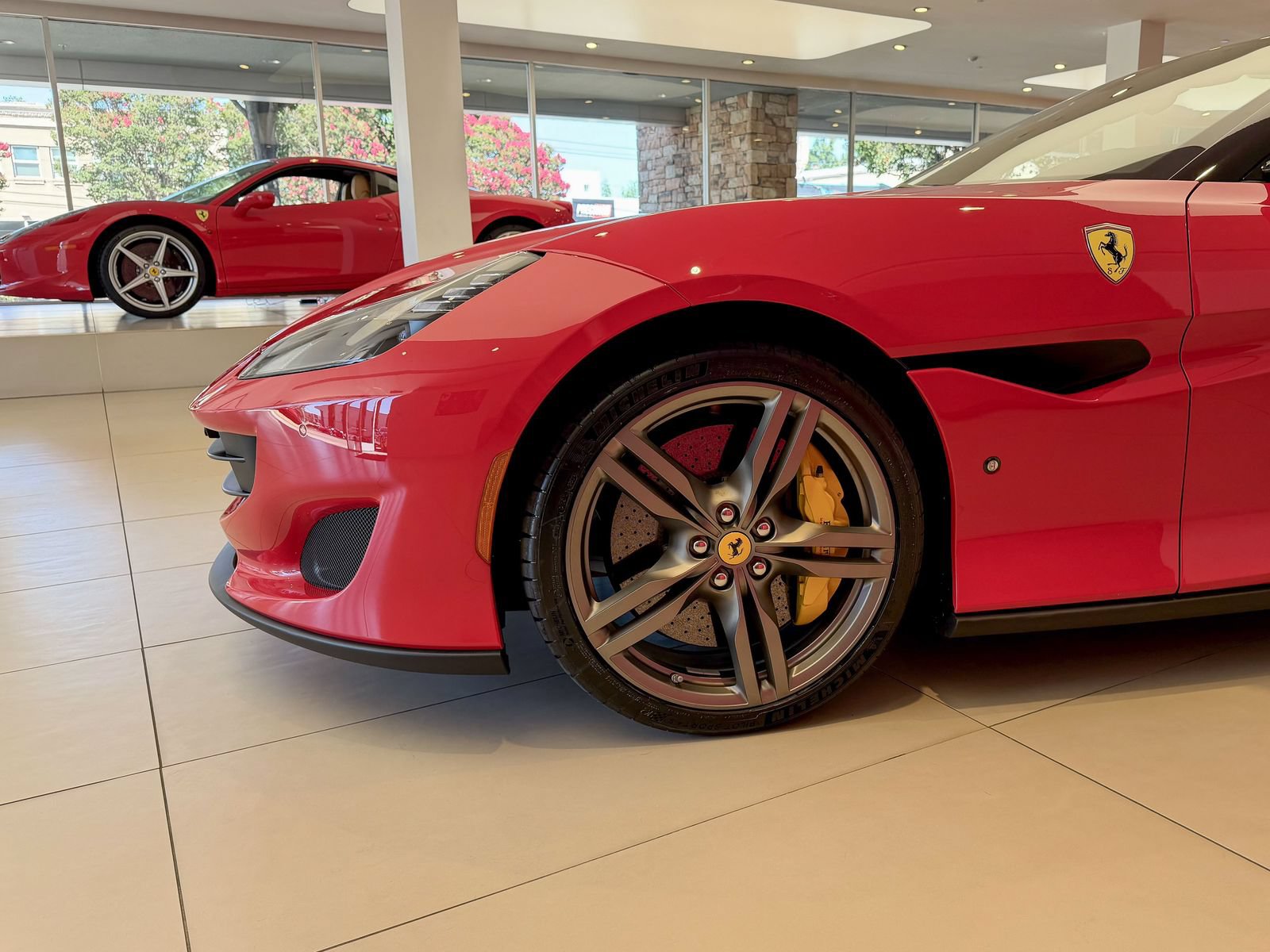 Used 2019 Ferrari Portofino RWD image 4