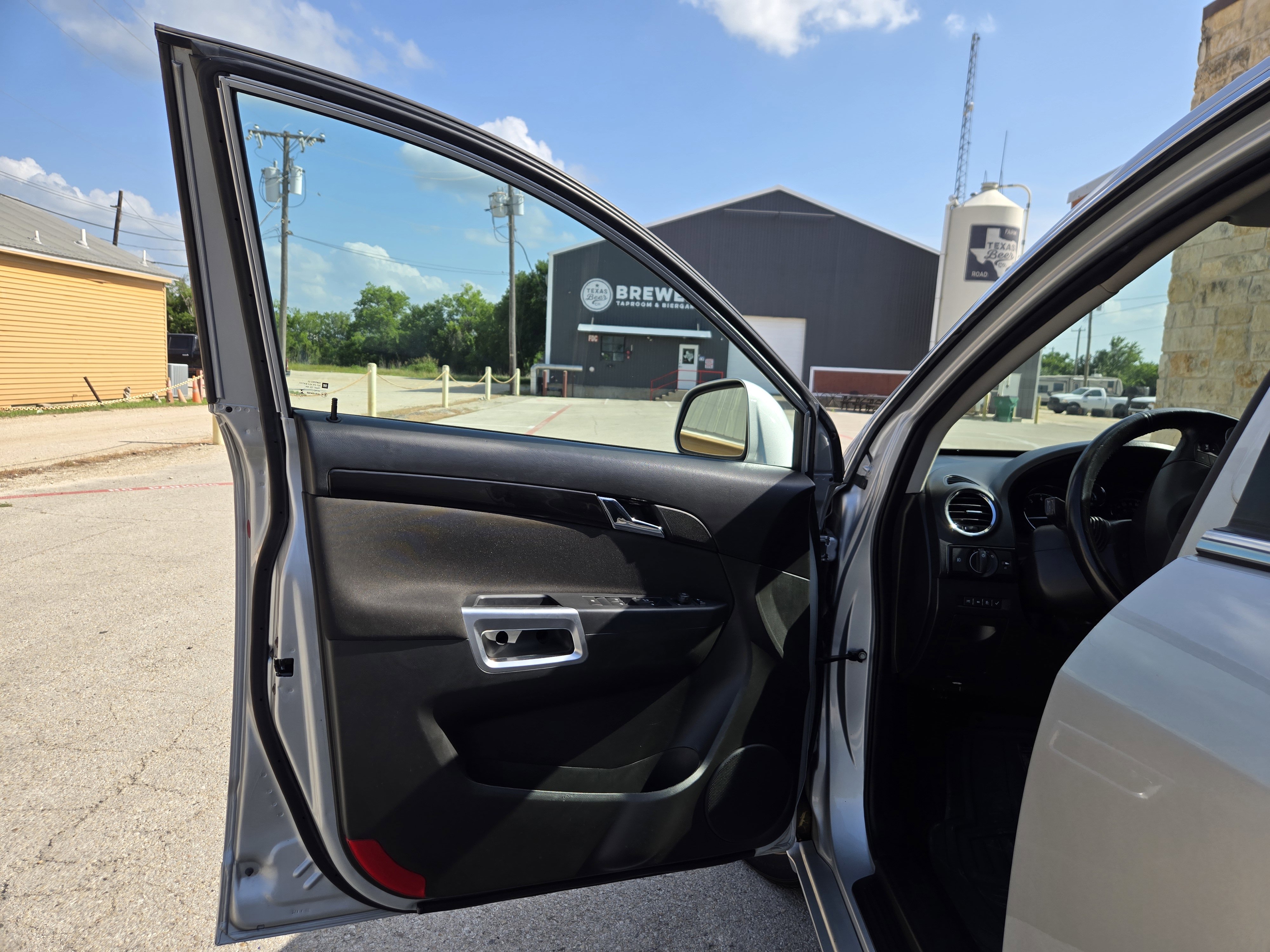Used 2013 Chevrolet Captiva Sport LT FWD image 4