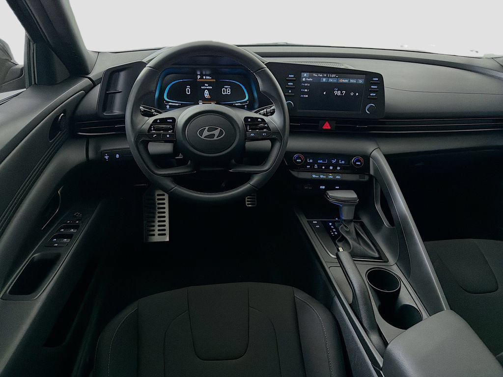 Used 2025 Hyundai Elantra Sport FWD image 23