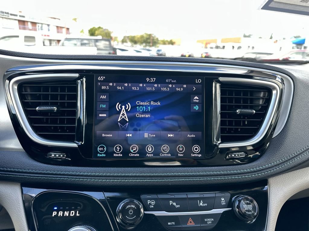 Used 2018 Chrysler Pacifica Limited w/ Advanced Safetytec Group FWD image 24