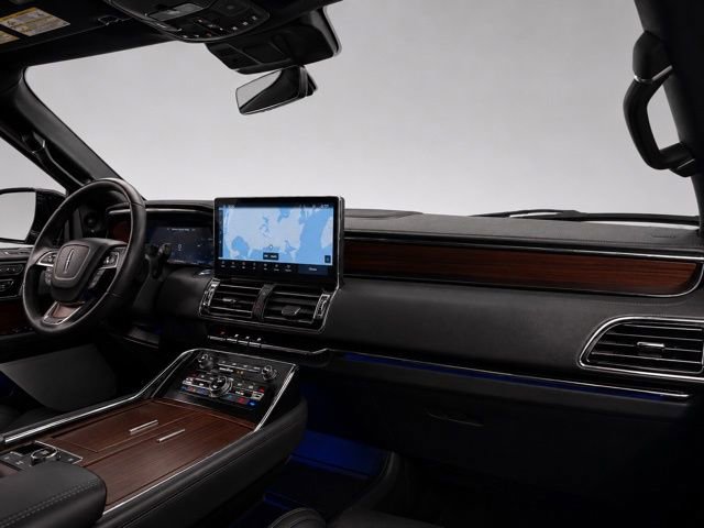 Used 2022 Lincoln Navigator L Reserve AWD/4WD image 28