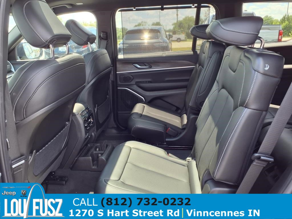 New 2025 Jeep Grand Cherokee L Limited w/ Luxury Tech Group II image 15